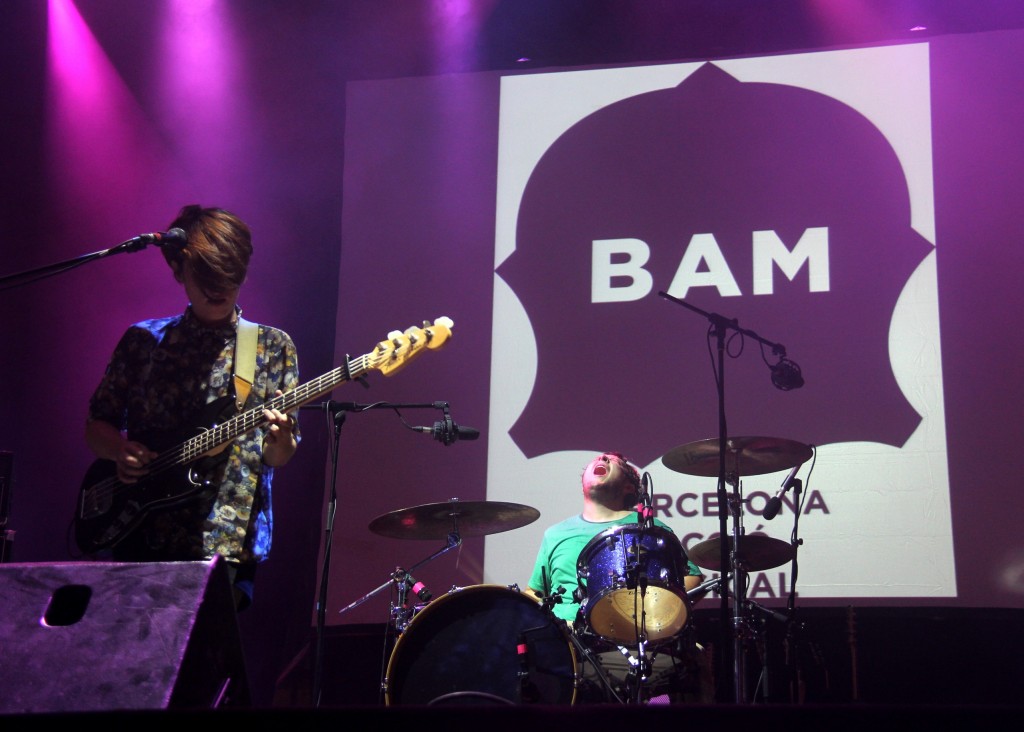 Triángulo de Amor Bizarro (147)RetP