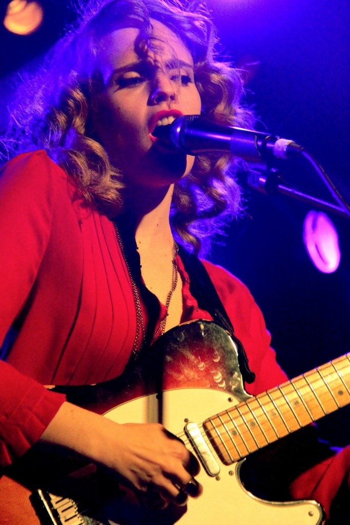 Anna Calvi (45)RetP