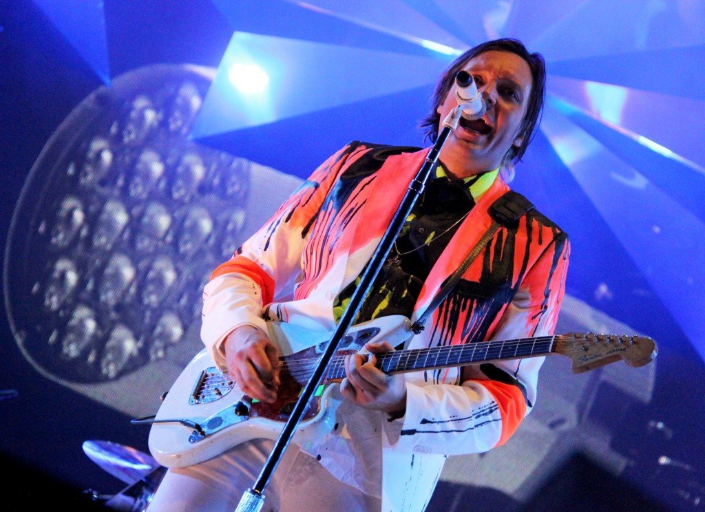 1Arcade Fire (144)RetP