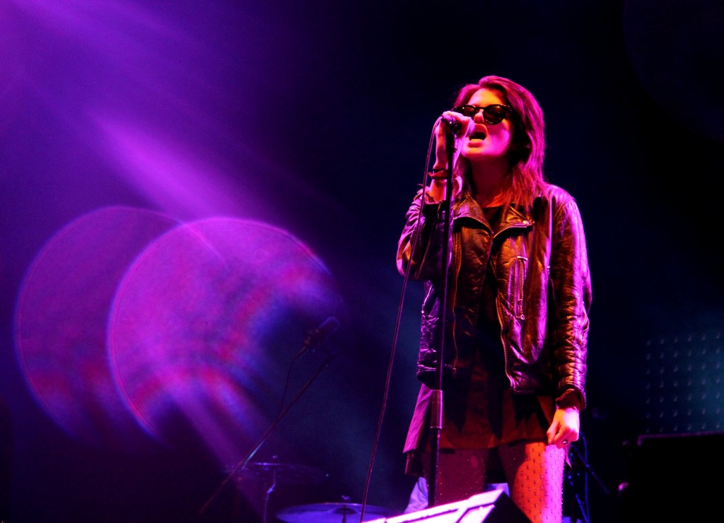 1Sky Ferreira (32)RetP