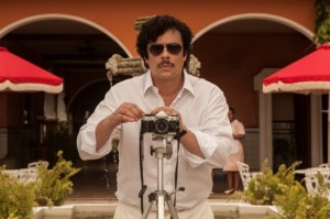 Benicio-Del-Toro-as-Pablo-Escobar